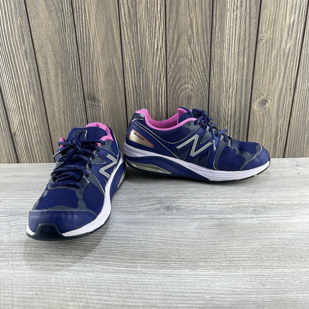 New Balance 1540V2 GUC Womens Size US 9 Running Walking Shoes W1540BB2